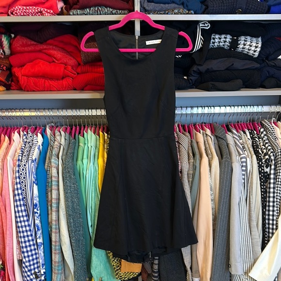 Trina Turk black lace lined back zipper cut out closure dress size 2 - Picture 1 of 3
